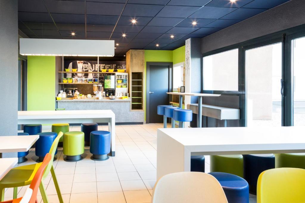 Ibis Budget Orly Chevilly Tram 7 Vitry-sur-Seine Exterior foto