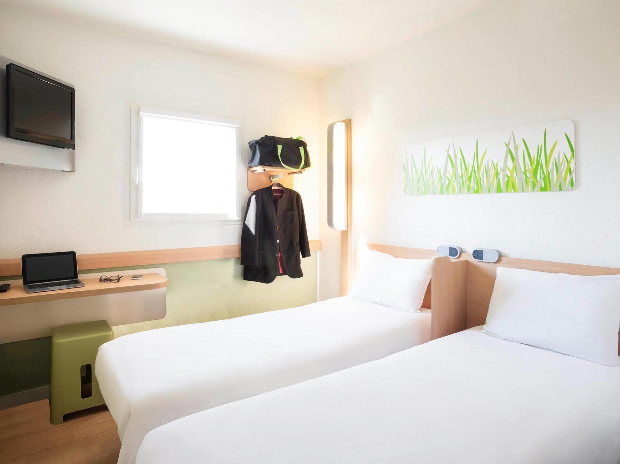 Ibis Budget Orly Chevilly Tram 7 Vitry-sur-Seine Exterior foto